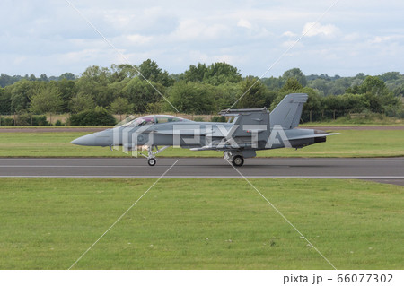 アメリカ海軍　F/A-18F　スーパーホーネット　ミサイル 66077302