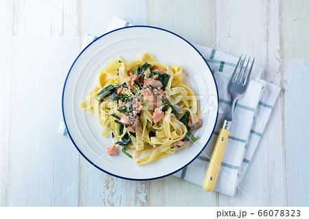 サーモンのタリアテッレ サーモンのタリアテッレ 66078323