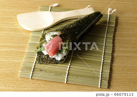 まぐろの手巻き寿司 66079113