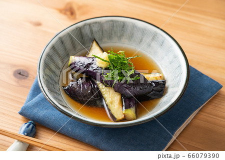 茄子の揚げ浸し 66079390