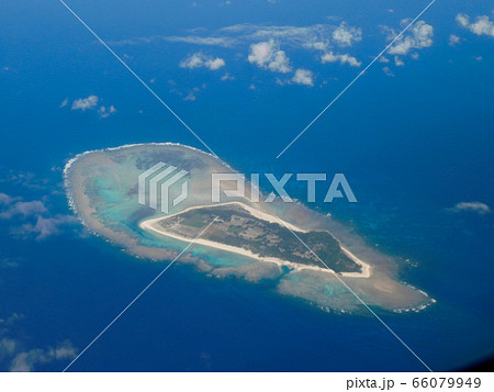 八重山水納島上空 八重山水納島上空 66079949