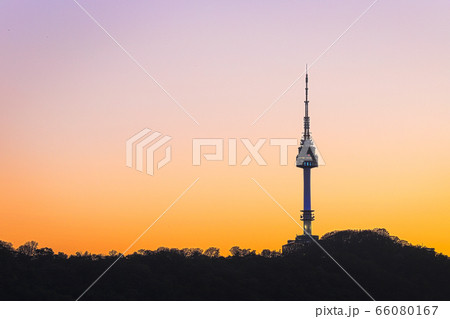 夕焼け 夕日 夕方 66080167