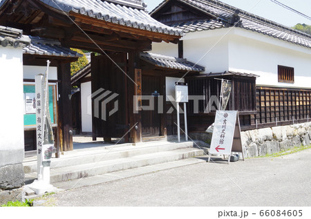 吉川資料館入り口門の景色 吉川資料館入り口門の景色 66084605