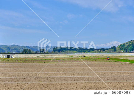 5月山形県新庄市から 鳥海山 鳥見山 出羽富士 秋田富士 庄内富士 5月山形県新庄市から 鳥海山 鳥見山 出羽富士 秋田富士 庄内富士 66087098