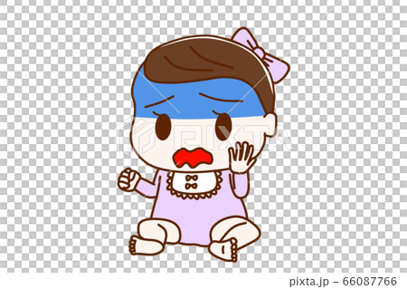 青ざめるお座りの女の子の赤ちゃん 66087766