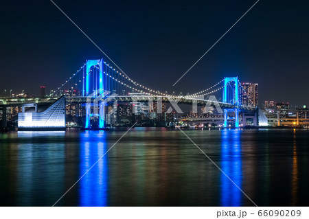 レインボーブリッジの夜景 ブルーライトアップ 富士見橋から 66090209