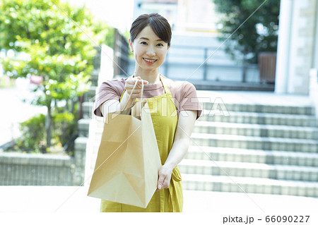 飲食店店員　デリバリー 66090227