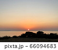 海に沈む夕日 長崎県南島原市口之津町早崎地区 66094683