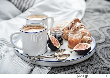 Tray with two cups of coffee 66098264