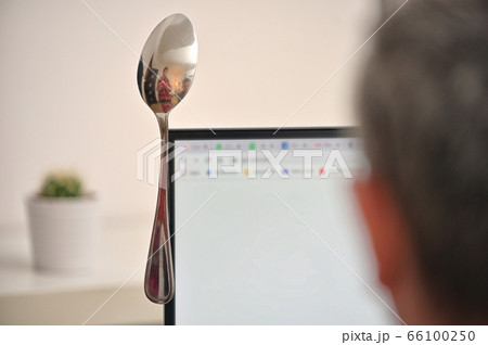 Privacy Protection From Spoon On Monitor Screen Privacy Protection From Spoon On Monitor Screen 66100250