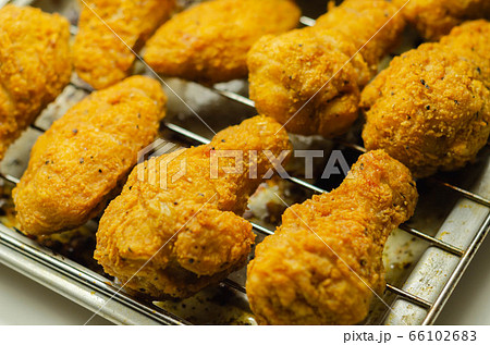 Southern crispy battered fried chicken wings, Southern crispy battered fried chicken wings, 66102683