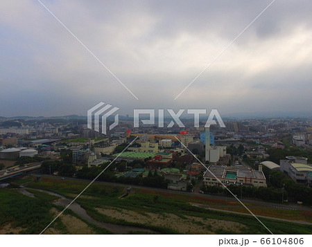 八王子の街並み〜ドローンで空撮（東京都八王子市大和田町） 66104806