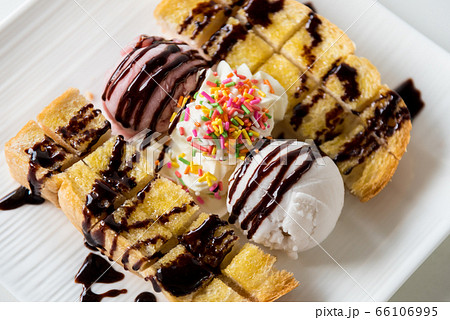 Top view Honey Toast ice cream 66106995