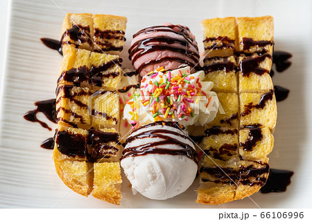 Top view Honey Toast ice cream Top view Honey Toast ice cream 66106996