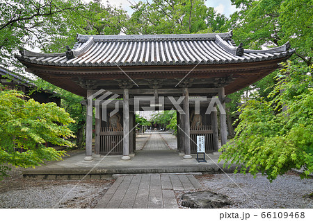 【渡岸寺観音堂 (向源寺)】 滋賀県長浜市高月町渡岸寺 【渡岸寺観音堂 (向源寺)】 滋賀県長浜市高月町渡岸寺 66109468