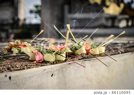 Traditional balinese offerings to gods in Bali Traditional balinese offerings to gods in Bali 66110095