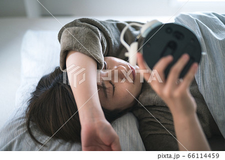 女性　ポートレート 66114459