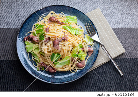 ホタルイカとキャベツのパスタ 66115134