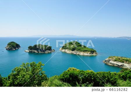 雑賀崎灯台からの眺望(双子島・中の島・大島・番所庭園) 66116282