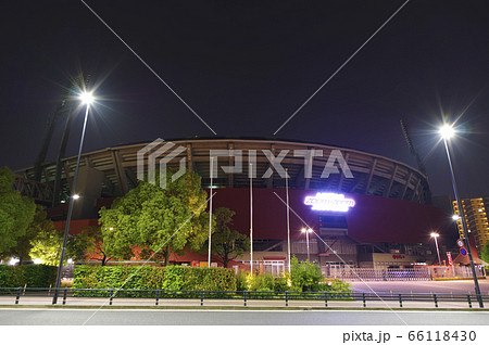 夜のカープ本拠地 Mazda Zoom Zoom スタジアム広島 マツダスタジアム 正面の写真素材