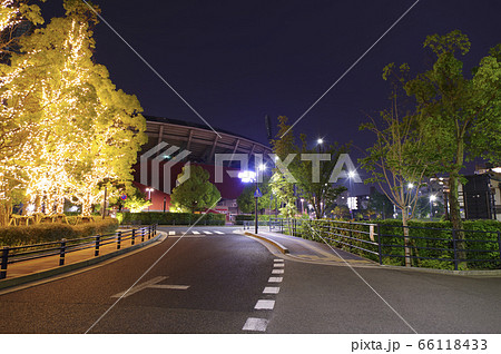 カープロードと夜のカープ本拠地 Mazda Zoom-Zoom スタジアム広島(マツダスタジアム) カープロードと夜のカープ本拠地 Mazda Zoom-Zoom スタジアム広島(マツダスタジアム) 66118433