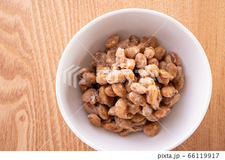 朝食に納豆を食べる 66119917