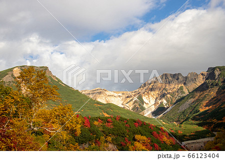 紅葉の山頂 紅葉の山頂 66123404