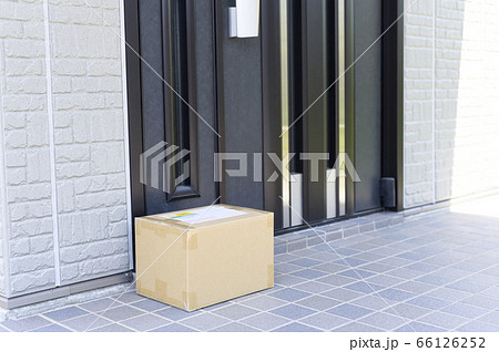 玄関に届いた商品（置き配） 66126252