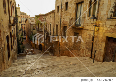 スペイン ジローナの街並みの写真素材