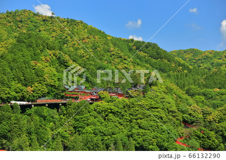 【島根県】晴天下の太皷谷稲成神社(津和野) 【島根県】晴天下の太皷谷稲成神社(津和野) 66132290
