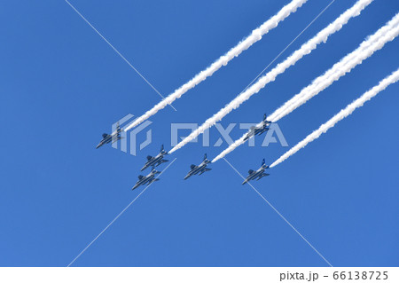 都内上空を飛行したブルーインパルス 66138725