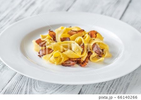 Pappardelle pasta with pancetta 66140266
