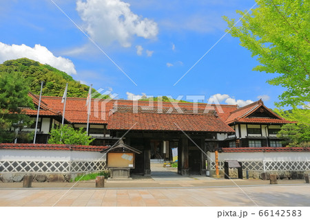 【島根県】新緑の津和野町役場 津和野庁舎 66142583