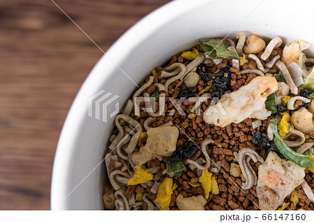 【カップ麺　そば】 66147160