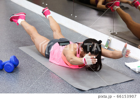 Women's fitness classes Women's fitness classes 66153907