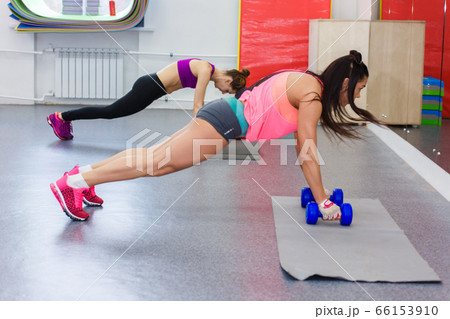 Women's fitness classes 66153910