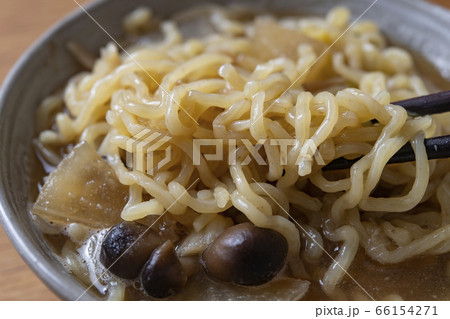鍋のシメの煮込みラーメン 鍋のシメの煮込みラーメン 66154271