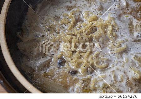 鍋のシメの煮込みラーメン 鍋のシメの煮込みラーメン 66154276