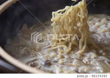鍋のシメの煮込みラーメン 鍋のシメの煮込みラーメン 66154282