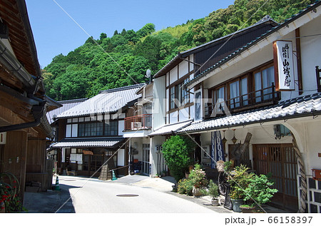 愛知県豊田市：足助の町並み（田町新道） 66158397