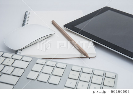 office table with equipments 66160602