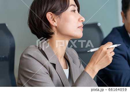 気が強い女性上司の写真素材