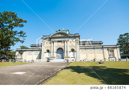 奈良国立博物館の日中外観風景（奈良県奈良市）※2020年4月現在 66165874
