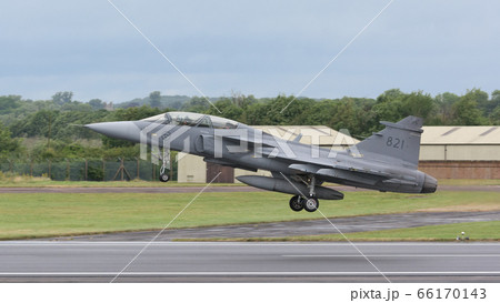 スウェーデン空軍JAS39Dグリペン離陸 スウェーデン空軍JAS39Dグリペン離陸 66170143