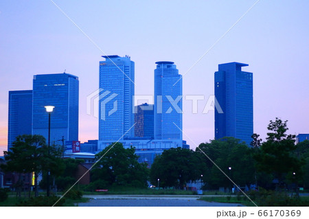 名古屋の夜が明ける 66170369