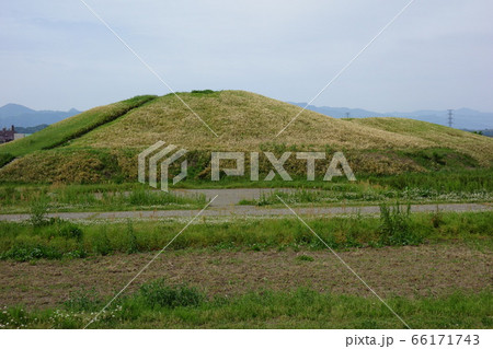 高崎市の二子山古墳 66171743