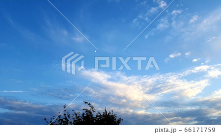 快晴 背景 光 66171759
