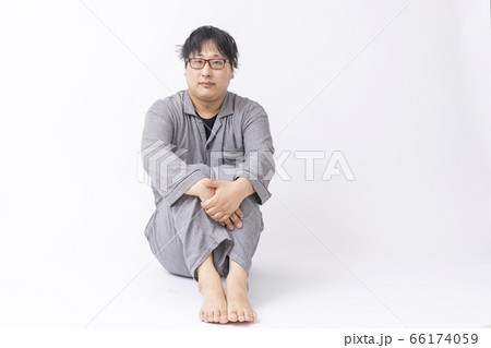 ひきこもりニートイメージ 66174059