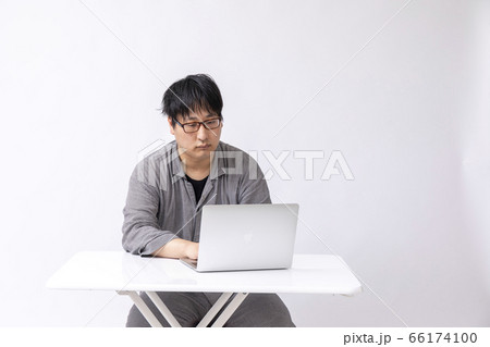 ひきこもりニートイメージ 66174100