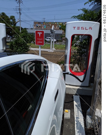 テスラモデルＳを木更津スーパーチャージャーで充電 66174636